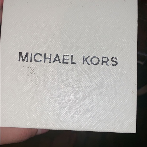 Michael Kors new in box never worn - Picture 3 of 3